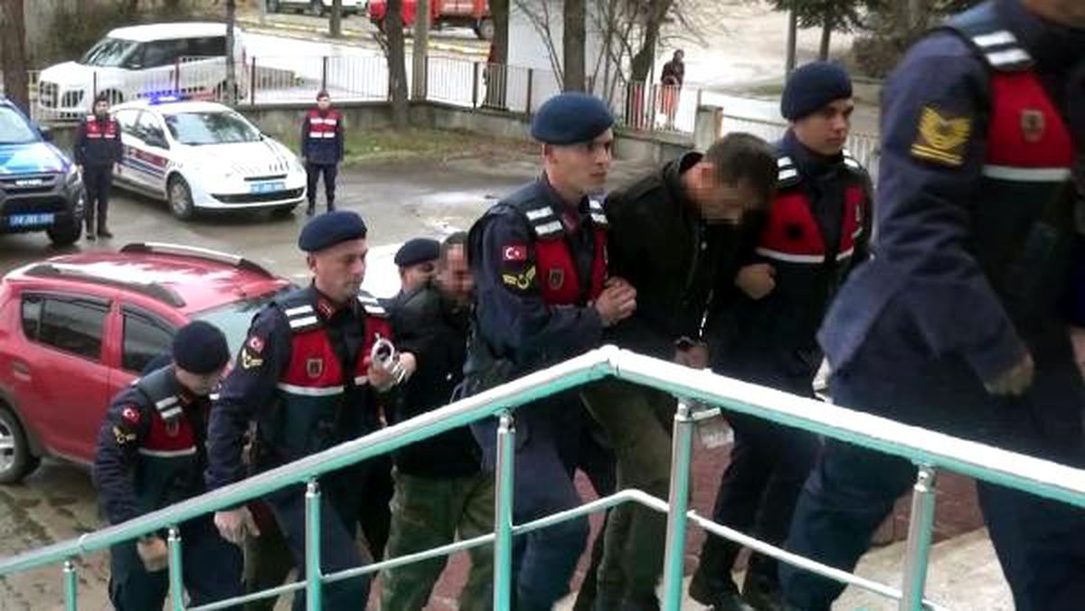 Kablo çalarken suçüstü yakalanan şüphelilerden biri \'şakacı\' çıktı