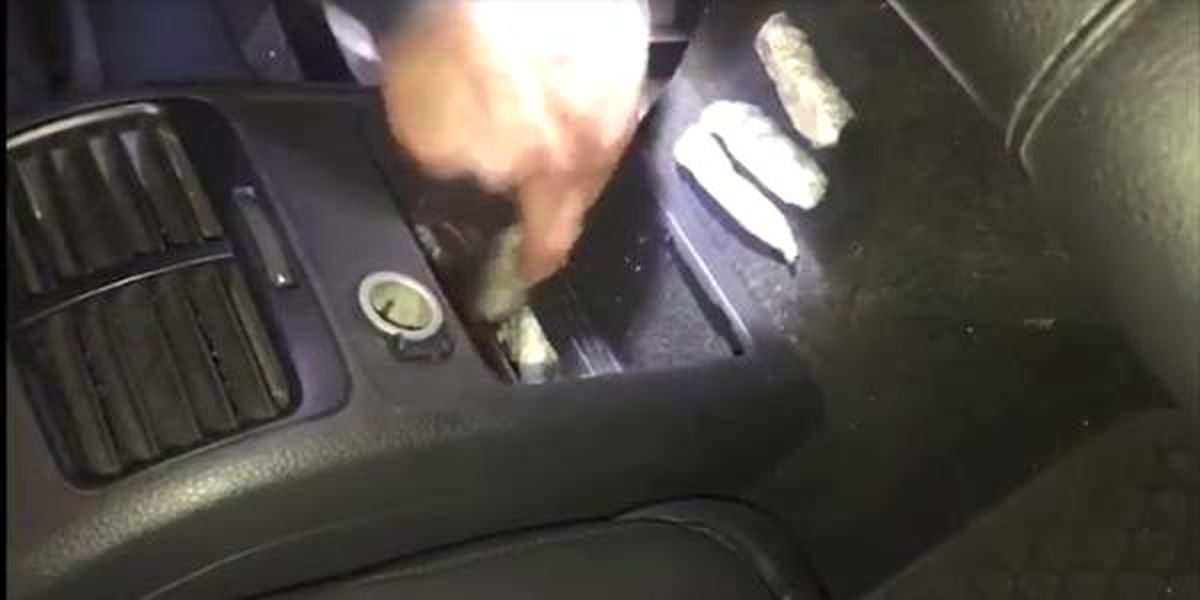 Kadıköy\'de aracın içindeki uyuşturucu böyle bulundu