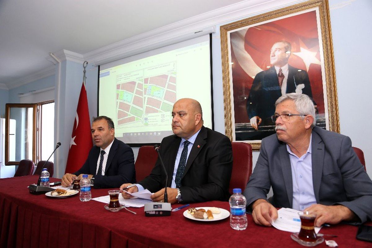 Kaş Belediyesi\'nde yılın son meclisi
