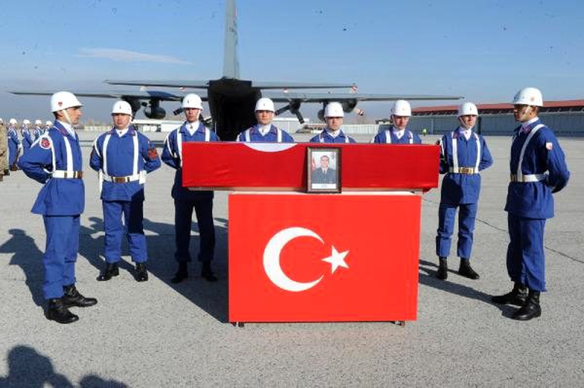 Kaza kurşunu ile şehit olan asker memleketine uğurlandı