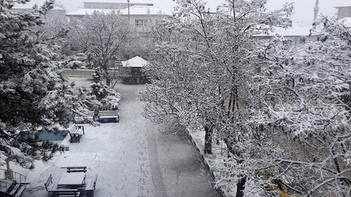 Kırıkkale\'ye mevsimin ilk karı düştü