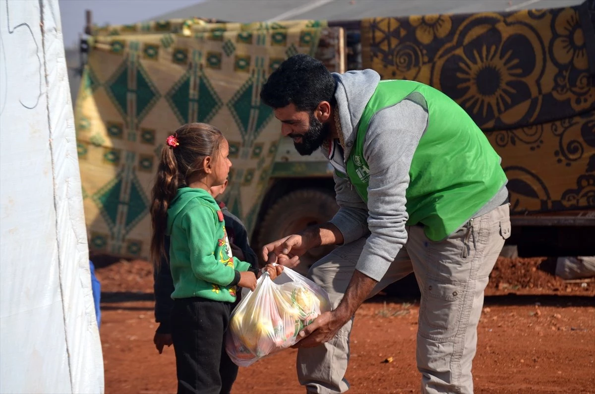 Konya İHH İnsani Yardım Derneği\'nden Suriye\'ye gıda yardımı