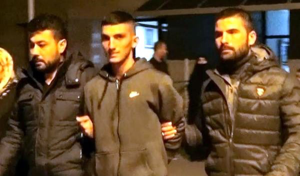 Otomobildeki cinayetin şüphelileri adliyede (2)