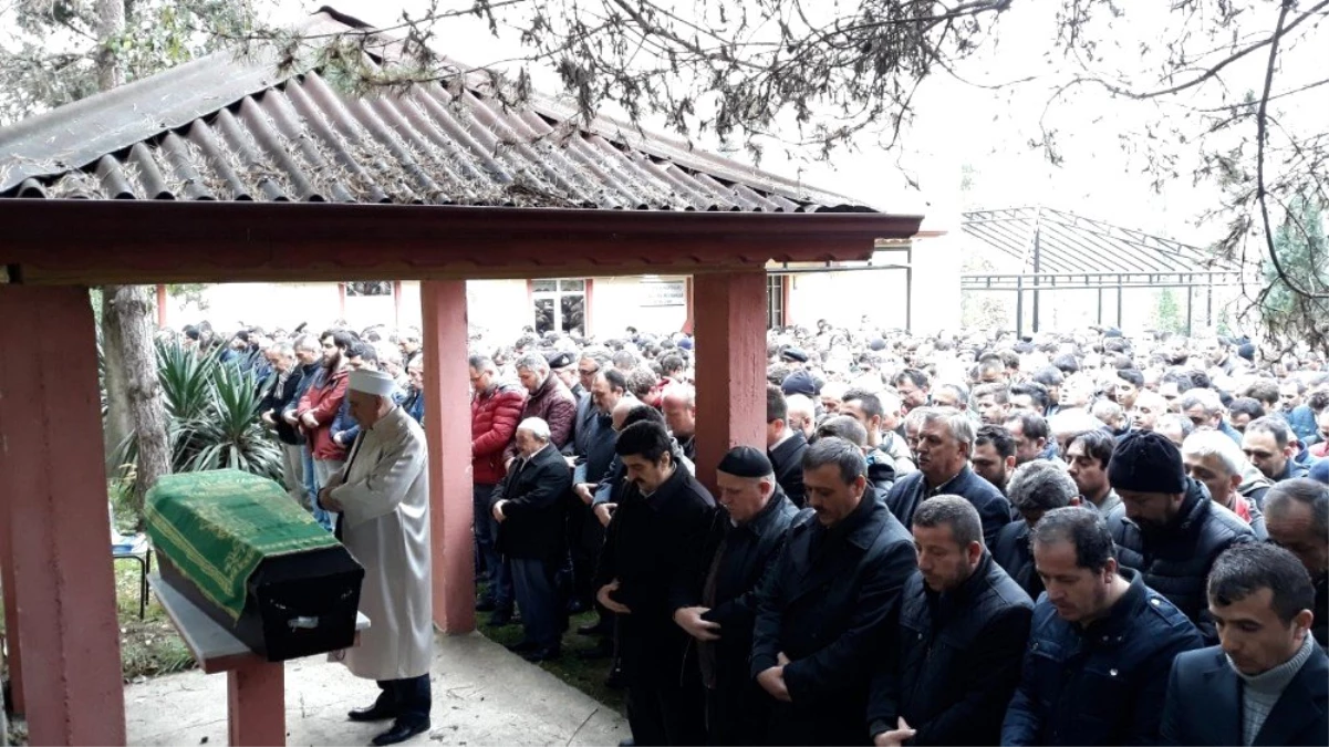 Otomobilin çarptığı lise öğrencisi defnedildi