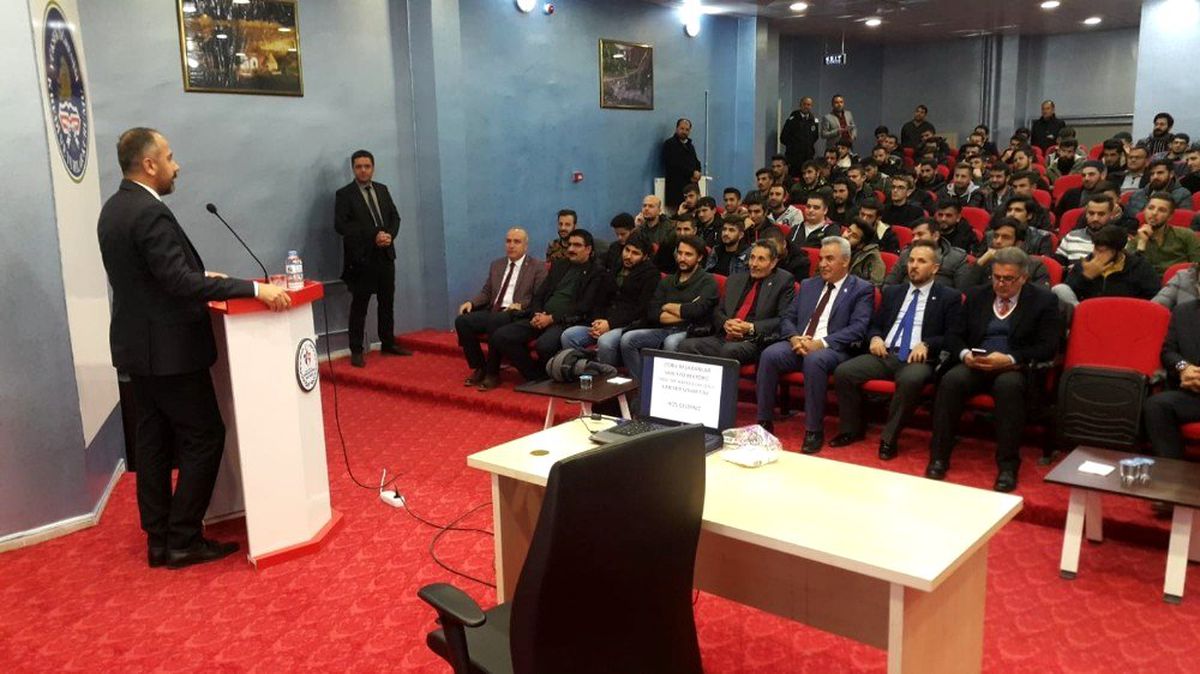 Rektör Şevli, öğrencilerle tecrübelerini paylaştı