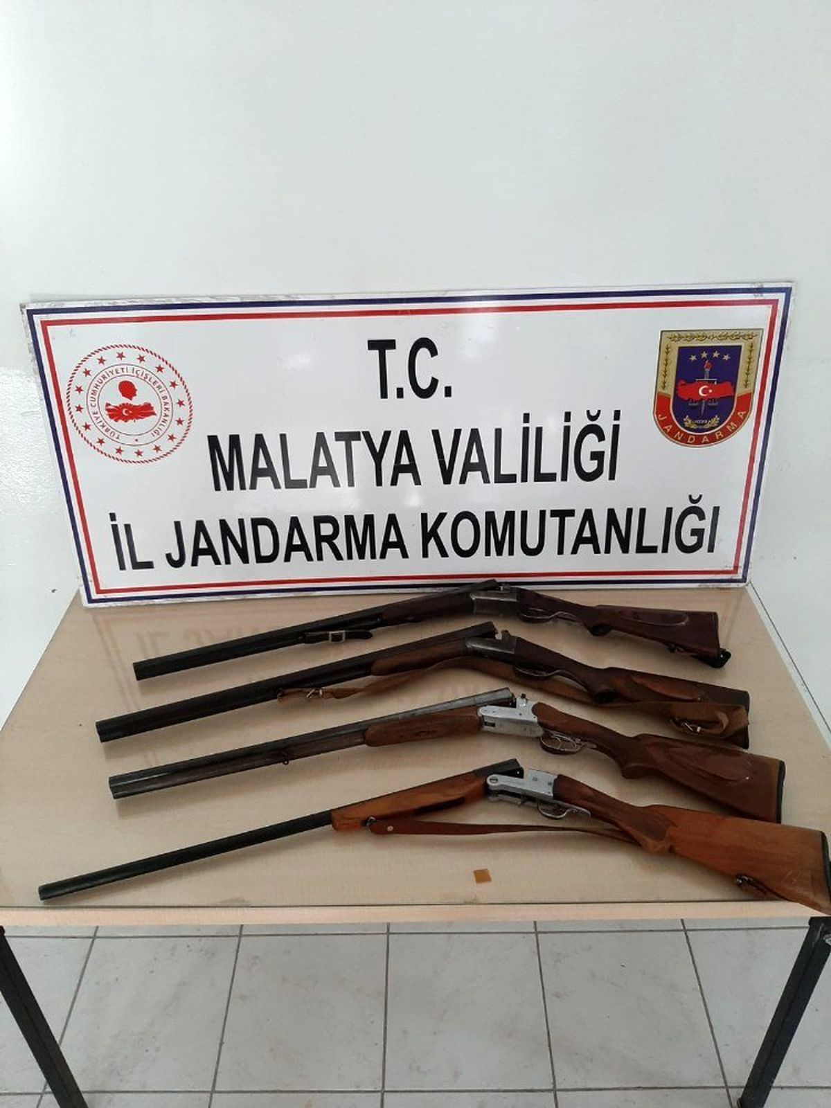 Ruhsatsız 4 Av Tüfeği ele geçirildi