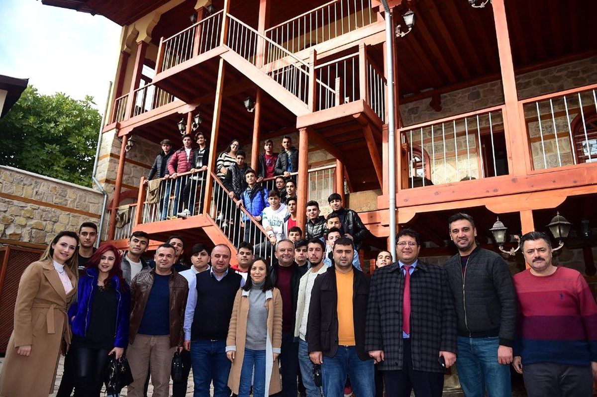 Şef adayları Maraş lezzetlerini öğreniyor