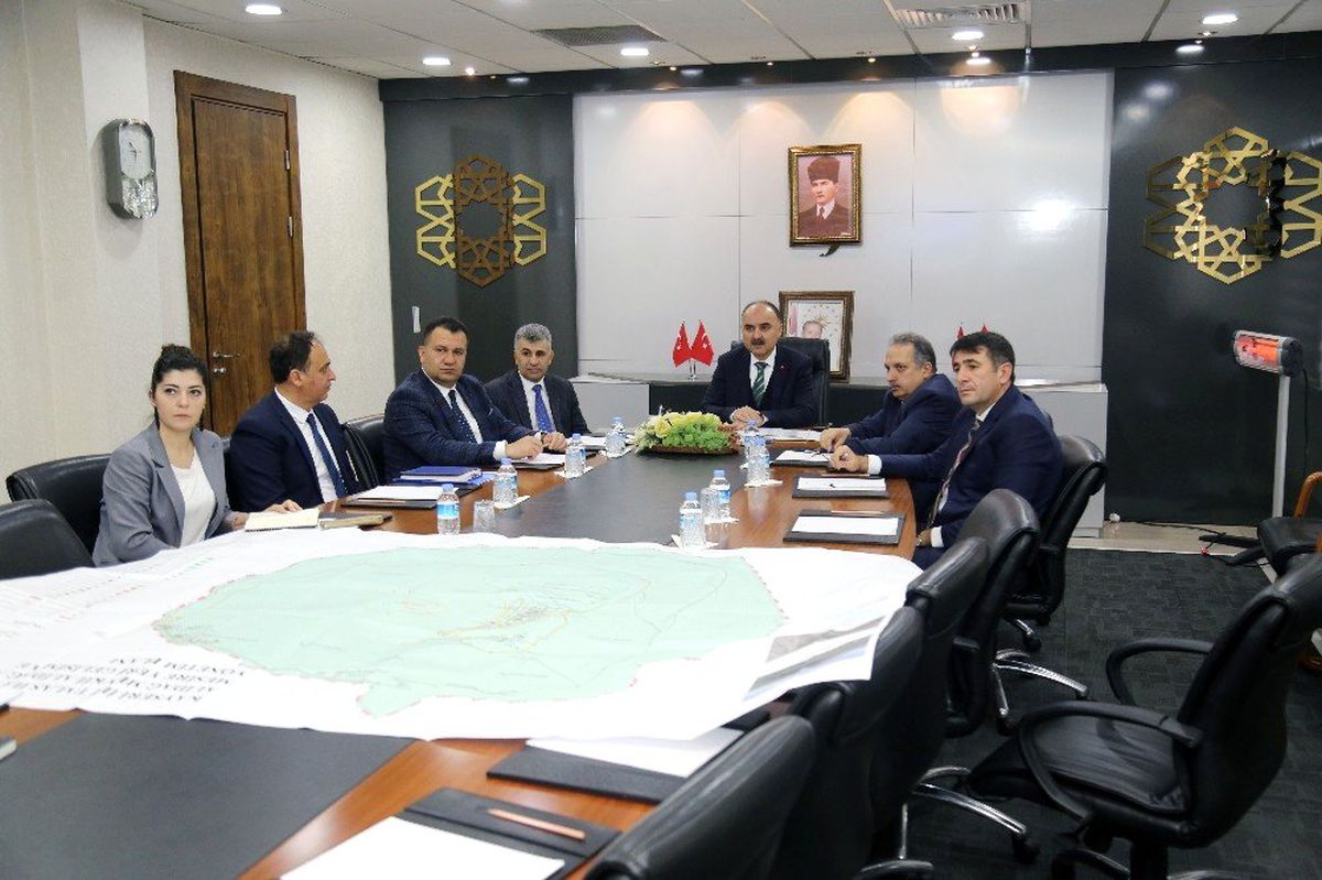 Talas Belediyesi\'nden Vali Günaydın\'a sunum