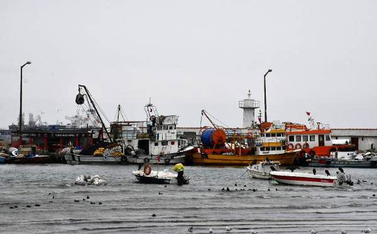Tekirdağ\'da balıkçılar lodos nedeniyle denize açılamadı