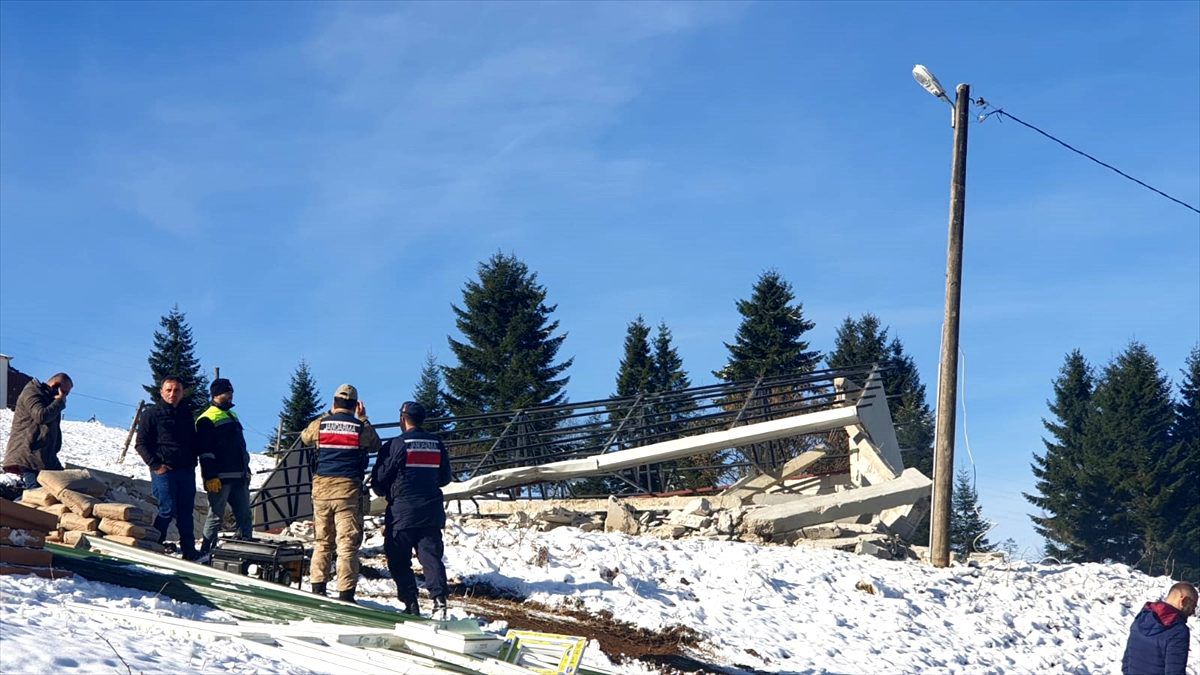 Trabzon\'da izinsiz inşa edilen 160 yapı yıkıldı