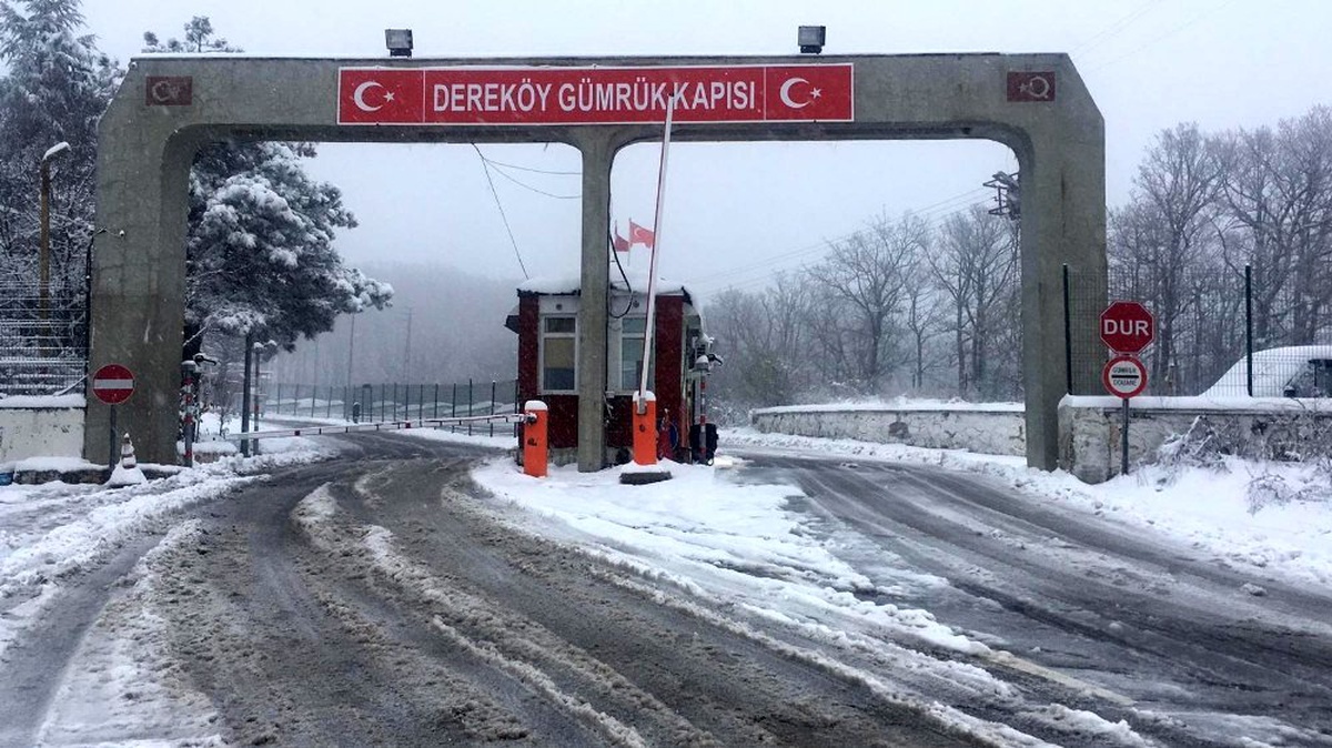 Türkiye-Balkan sınırları beyaza büründü
