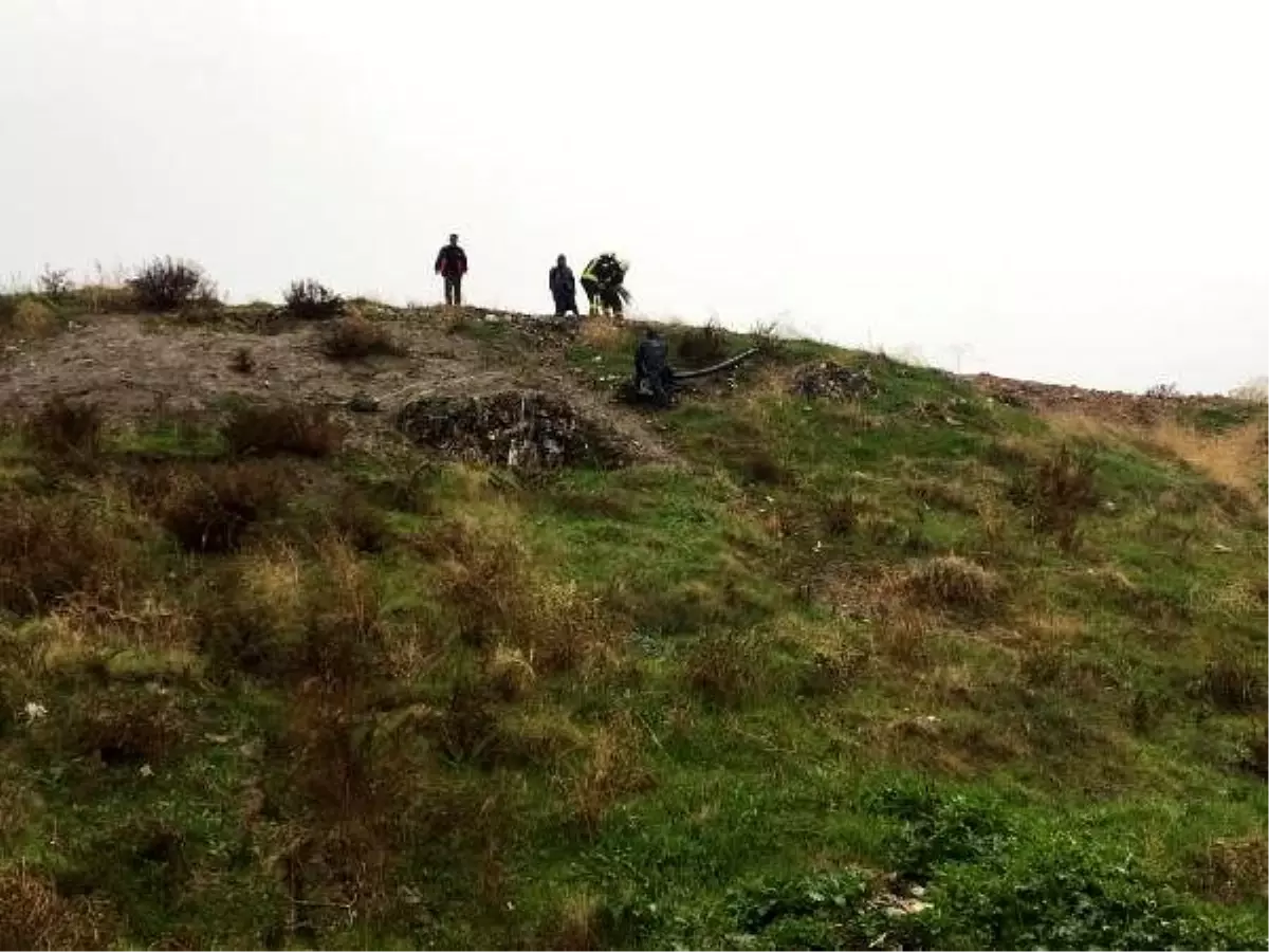 Uçurumda mahsur kalan işçiyi itfaiye kurtardı