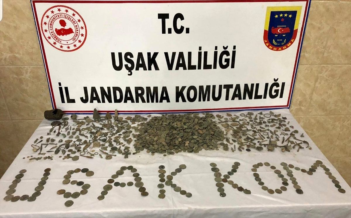 Uşak\'ta 4 bin 595 sikke ele geçirildi, 5 kişi yakalandı