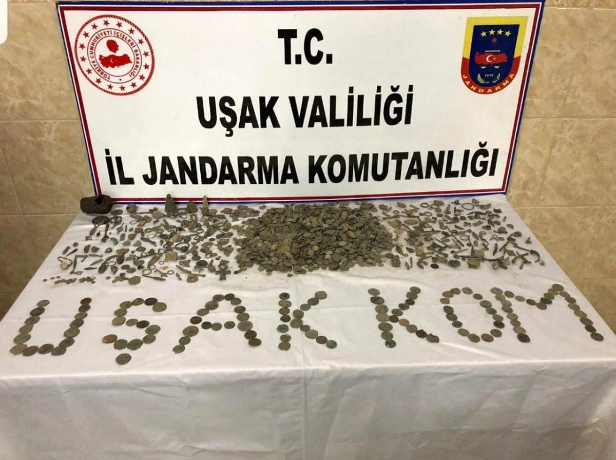 Uşak\'ta tarihi eser kaçakçılarına operasyon: 5 gözaltı