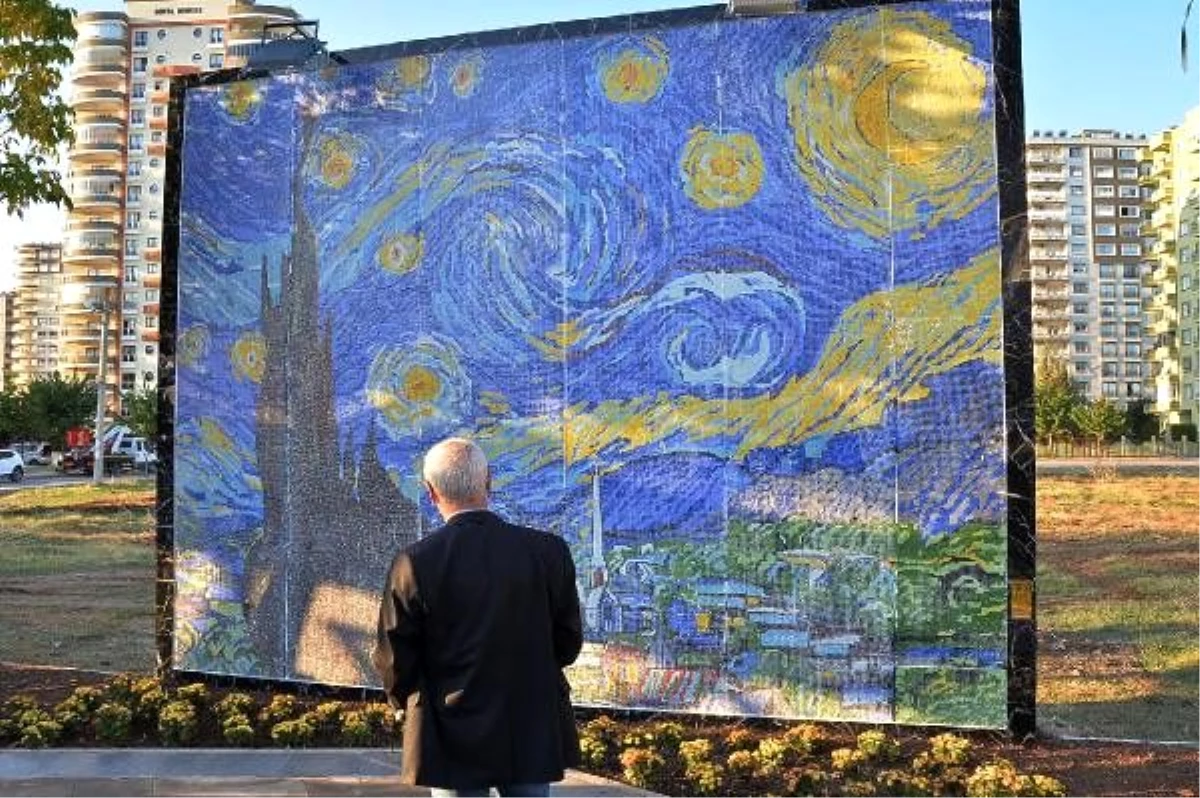 Van Gogh\'un \'Yıldızlı Gece\'sine mozaikli yorum