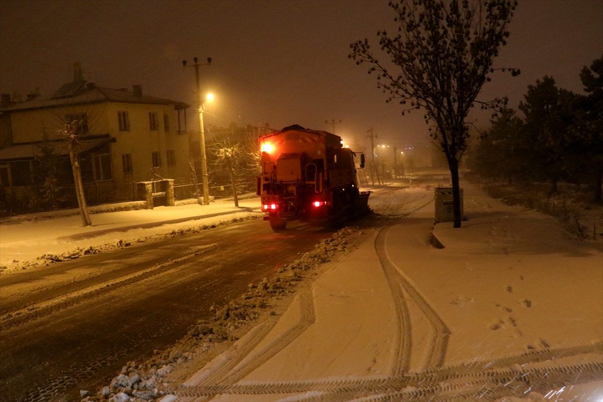 Yozgat\'a mevsimin ilk karı yağdı