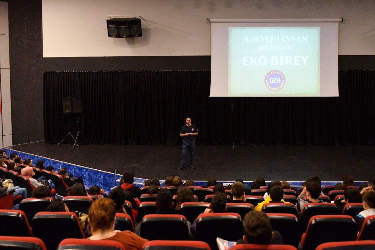 "Acil Yeni İnsan Aranıyor" Konferansı