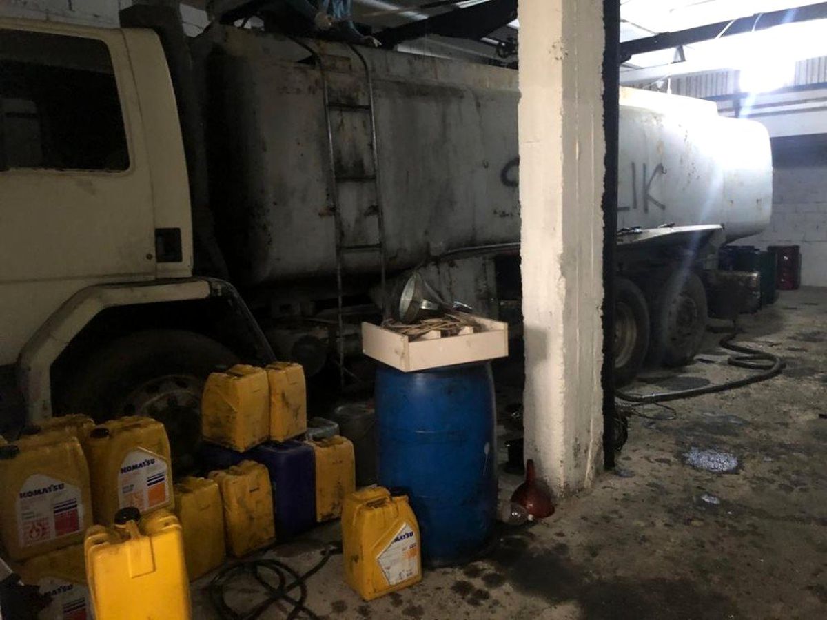 Adana\'da 14 bin litre kaçak akaryakıt ele geçirildi