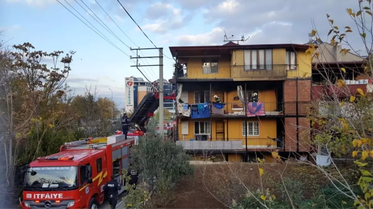 Anne ve 4 çocuk yangından son anda kurtarıldı