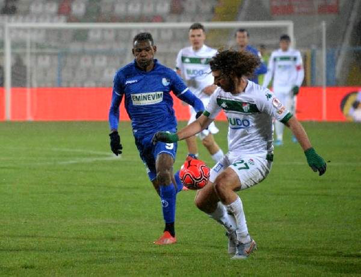 Bursaspor\'da savunma alarmı