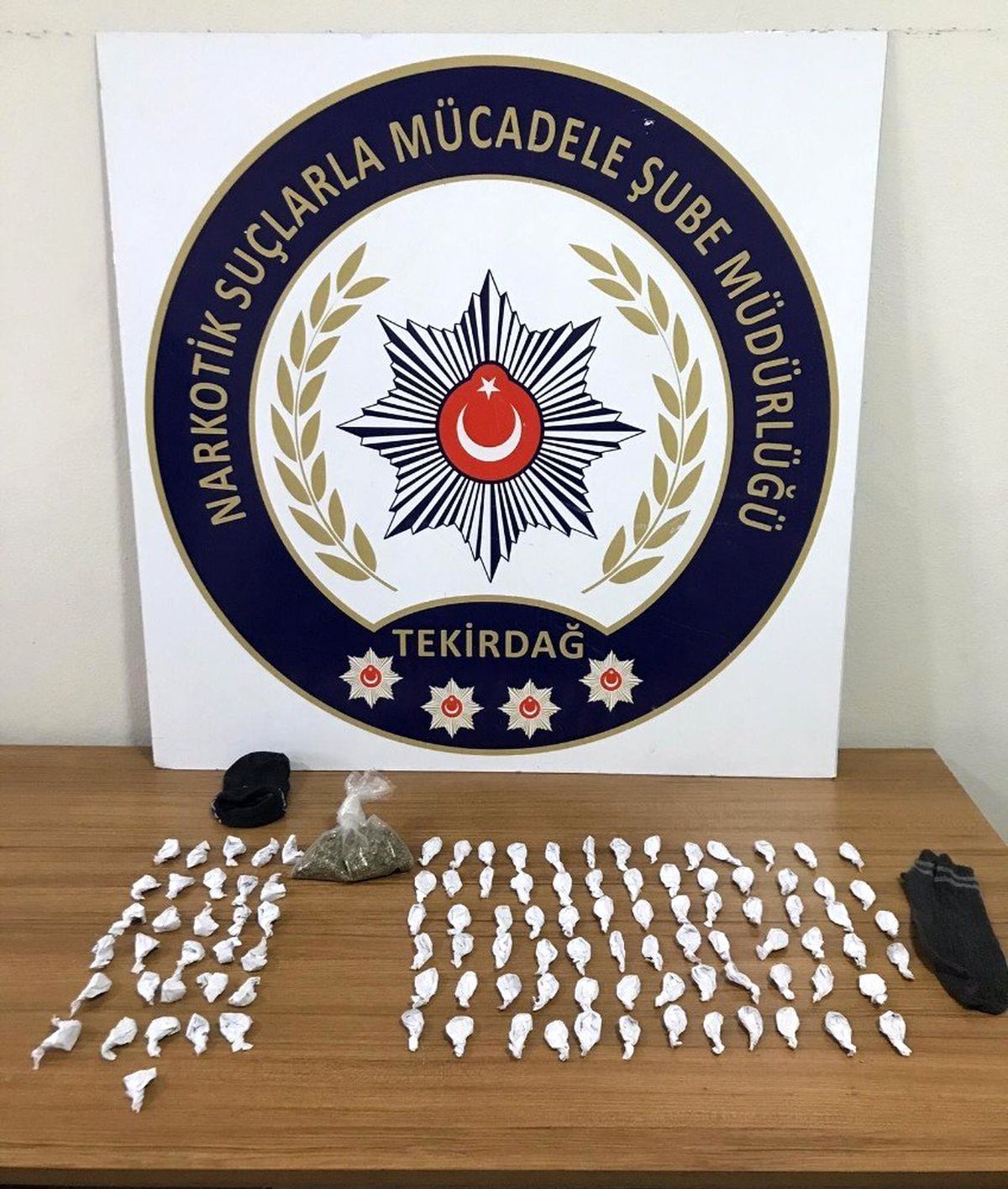Çorlu\'da uyuşturucu satıcılarına operasyon: 4 gözaltı