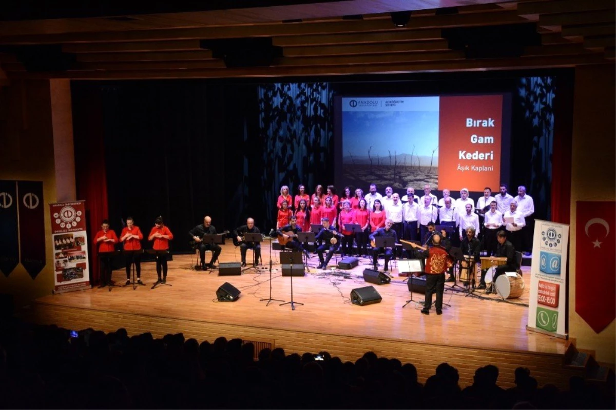 Engelsiz Türk Halk Müziği Korosu\'ndan \'Deyişler\' konseri