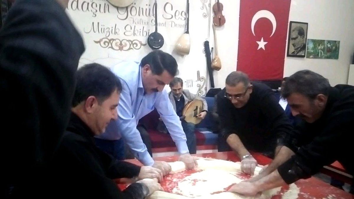 Erzurum\'da kış gecelerinin vazgeçilmezi: Tel helvası