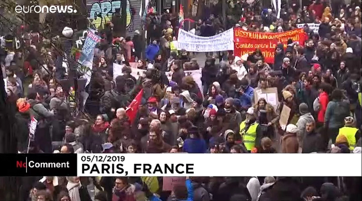 Fransa ülke tarihinin en büyük grevlerinden birine sahne oluyor