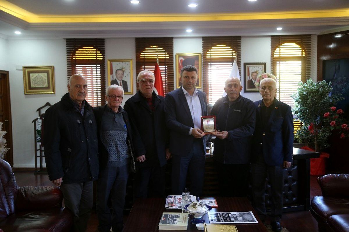 Gazilerden Başkan Özen\'e teşekkür ziyareti