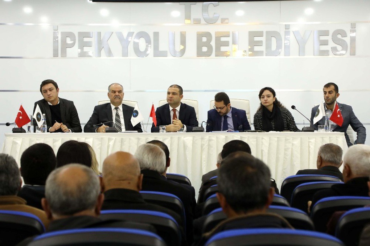 Kaymakam Aslan muhtarlarla bir araya geldi