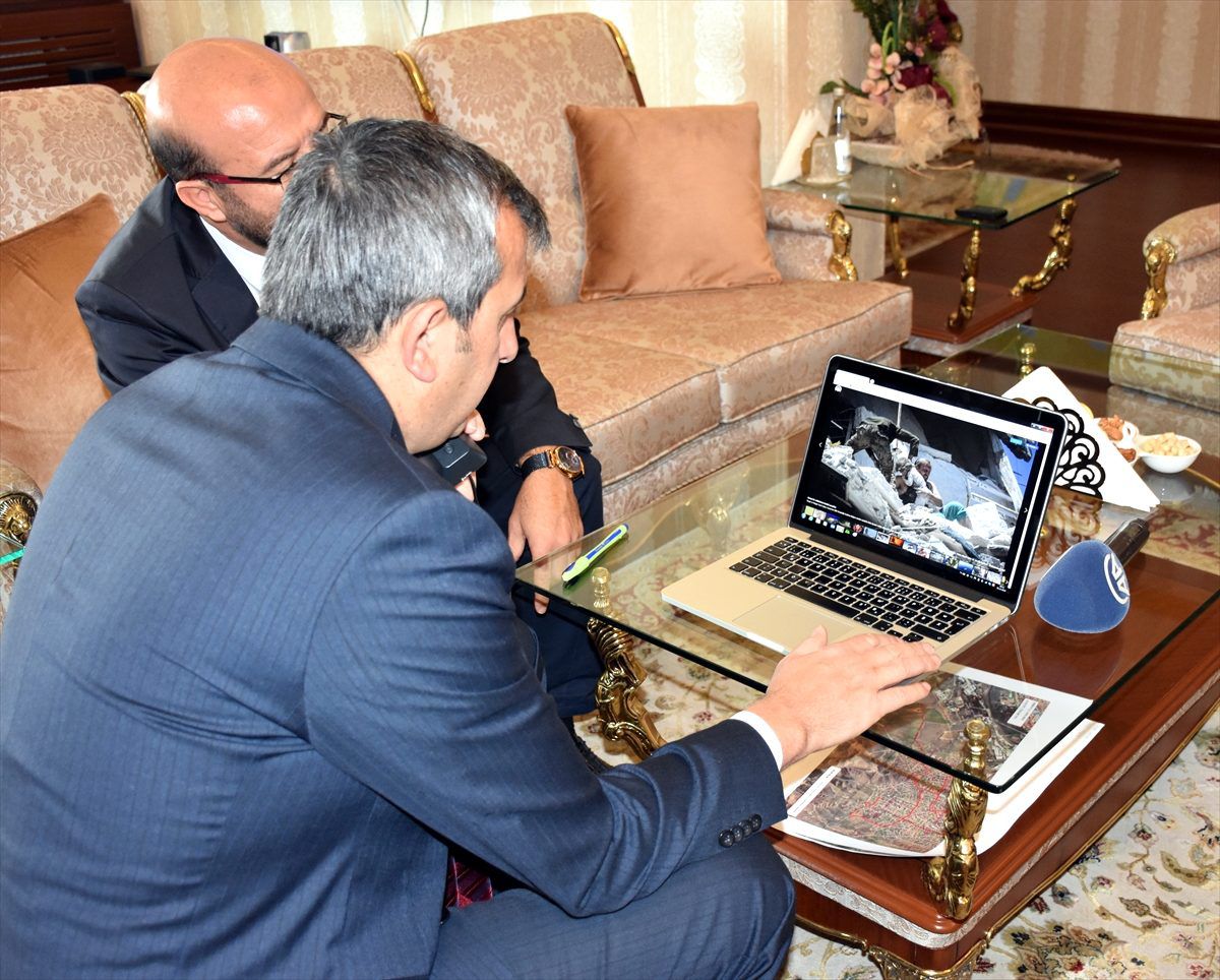 Kırıkkale Valisi Yunus Sezer AA\'nın "Yılın Fotoğrafları" oylamasına katıldı