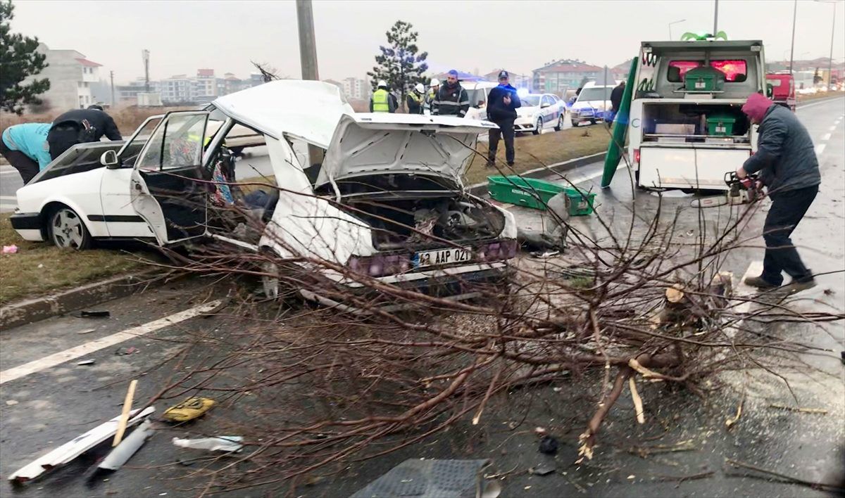 Kütahya\'daki trafik kazasında acı tesadüf