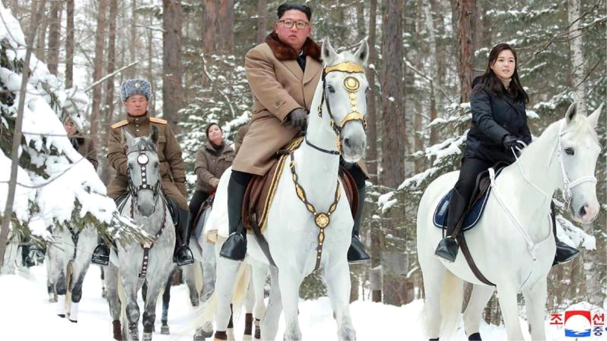 Kuzey Kore lideri Kim beyaz atıyla kutsal dağda \'iz bıraktı\'