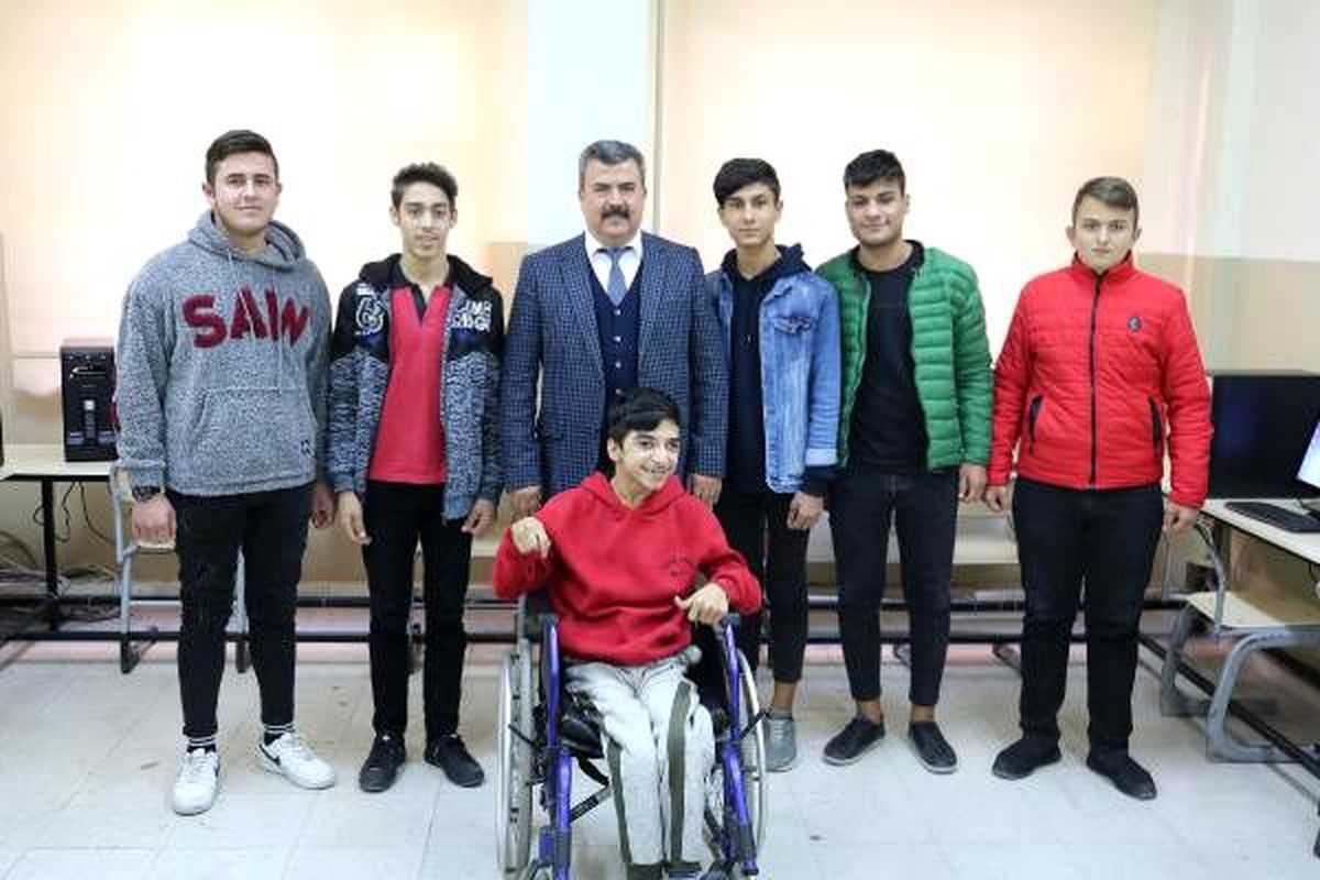 Liseli Anıl için engelsiz laboratuvar kuruldu
