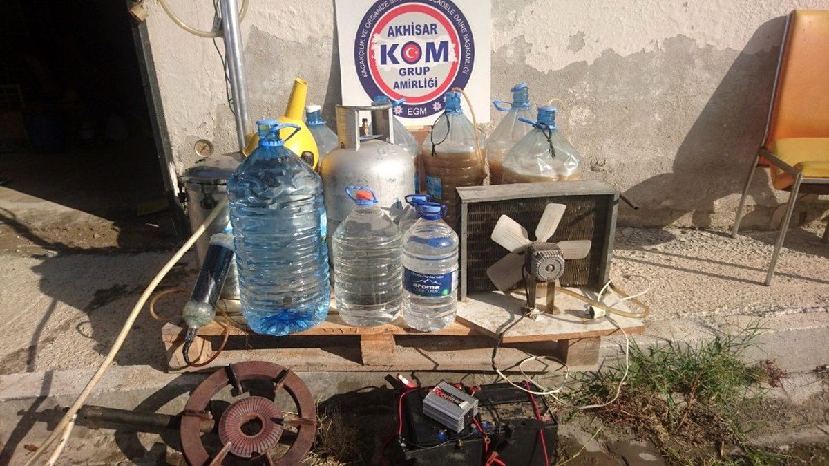 Manisa\'da kaçak içki operasyonu