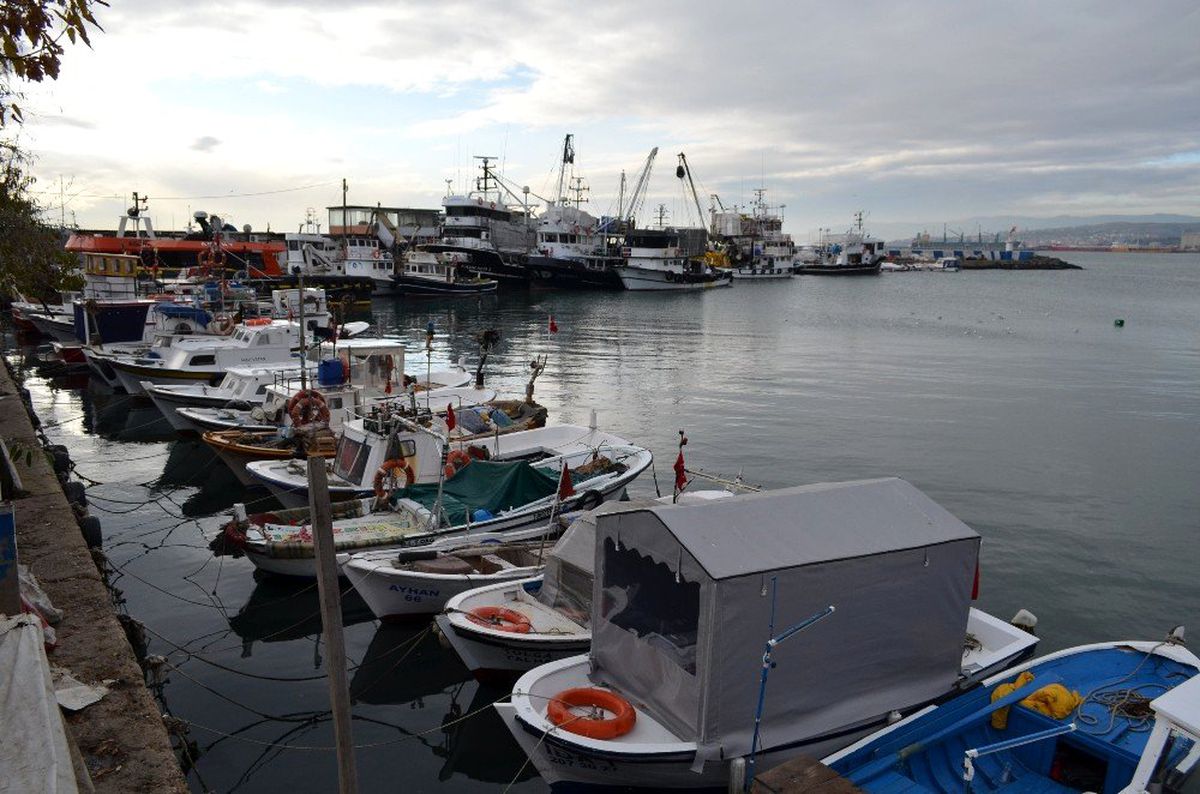 Marmara\'da deniz ulaşımına poyraz engeli