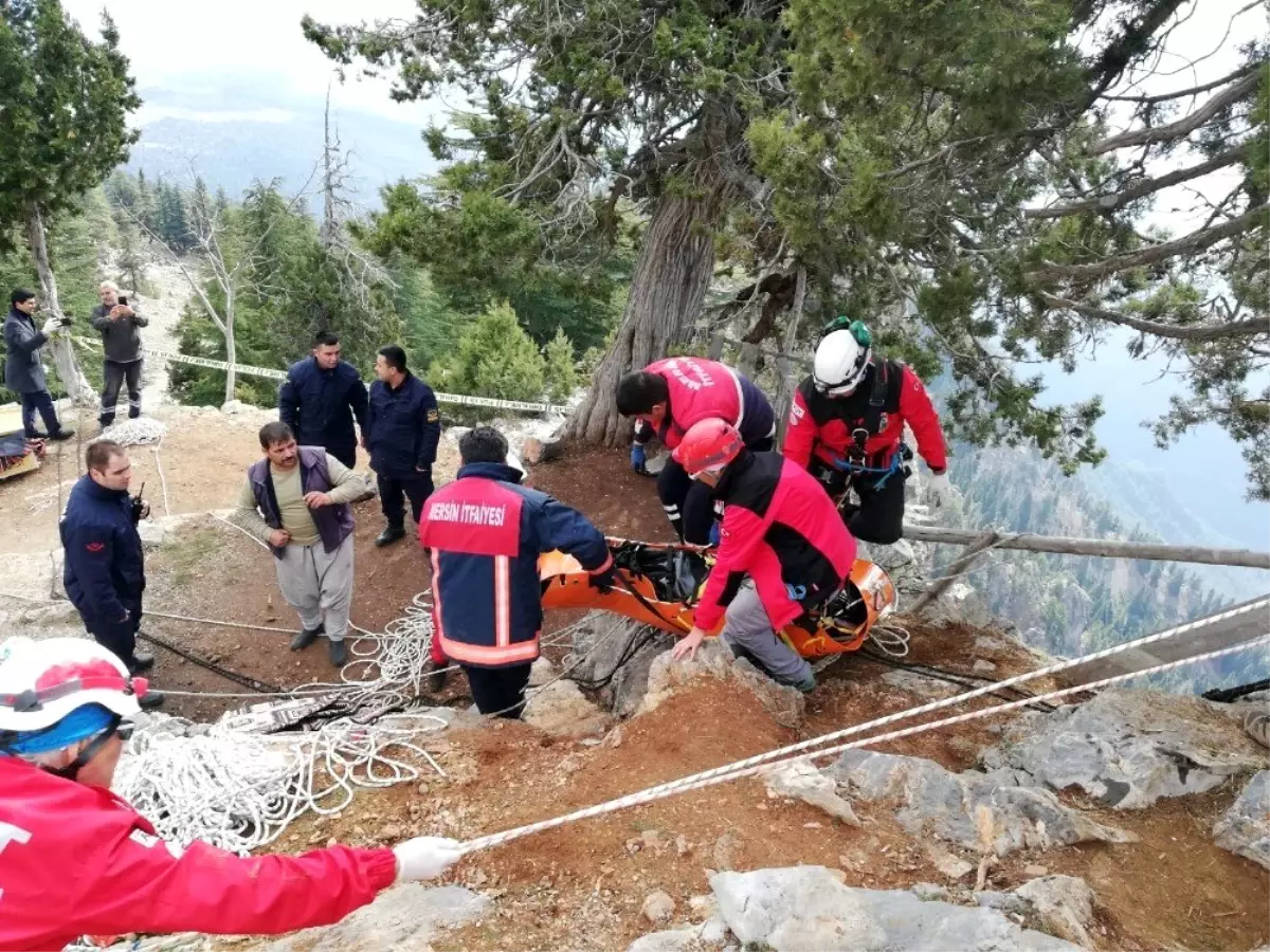 Mersin\'de kayıp gencin 200 metrelik uçurumda bulunan cesedi çıkarıldı