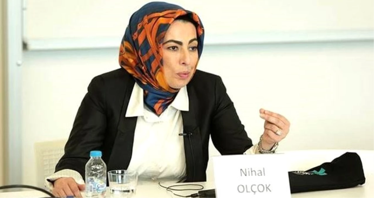 Nihal Olçok, Davutoğlu\'nun partisini tercih etme sebebini açıkladı: İnsanlığını kaybetmemiş biri