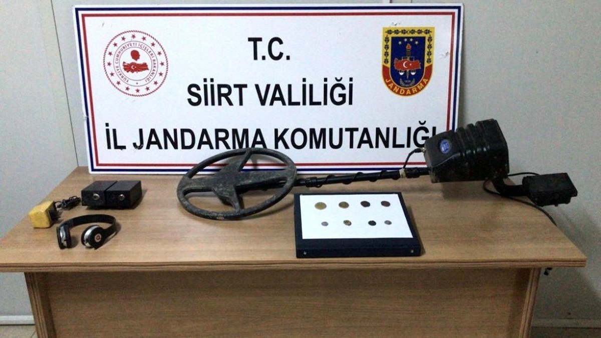 Siirt\'te 8 adet tarihi sikke ele geçirildi