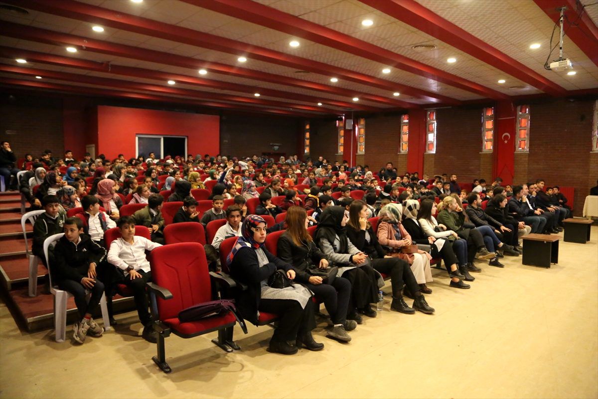 Silopi\'de "Bir Bilim İnsanı Olsam" adlı söyleşi