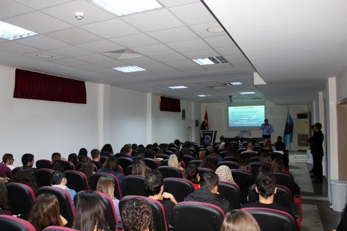 Sosyal Bilimler Meslek Yüksekokulu\'nda pozitif yaşam söyleşisi