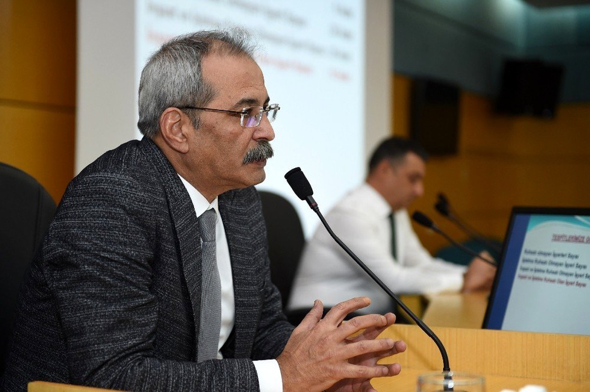 Tarsus\'ta parklardaki işgaliyeler yasal sınırlara çekilecek