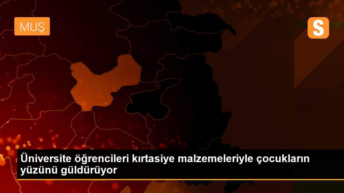 Üniversite öğrencileri kırtasiye malzemeleriyle çocukların yüzünü güldürüyor