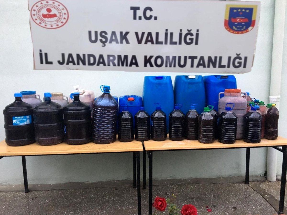 Uşak\'ta 460 litre el yapımı şarap ele geçirildi
