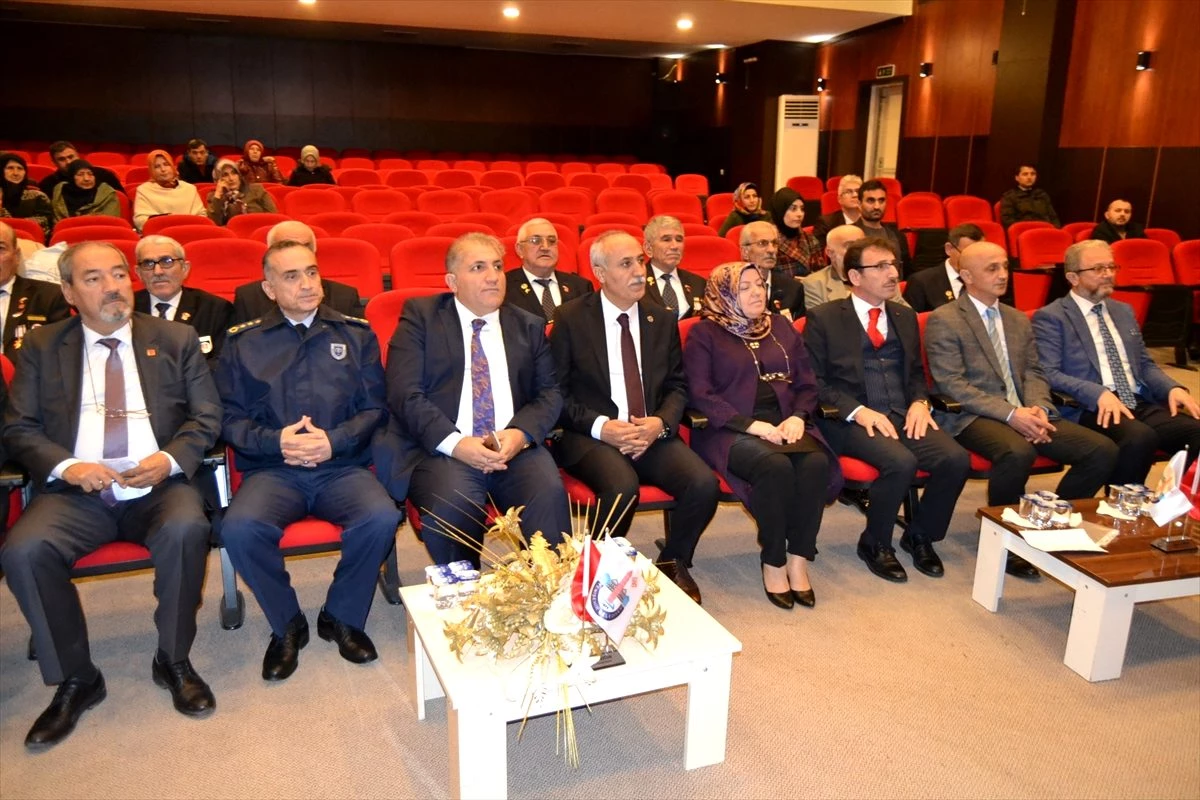Yenişehir\'de Kıbrıs gazilerine madalya tevcih töreni