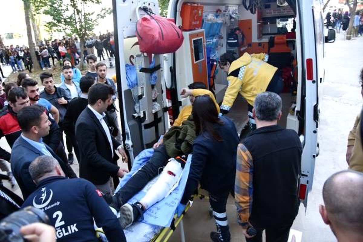 Yüksekokuldaki bıçaklı kavganın nedeni \'WhatsApp\' grubuymuş