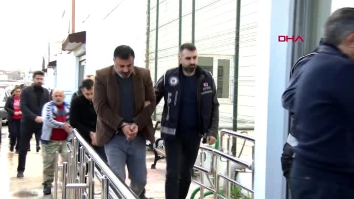Adana 55 milyon liralık arsayı sahte evrakla satmaya çalışırken yakalandılar