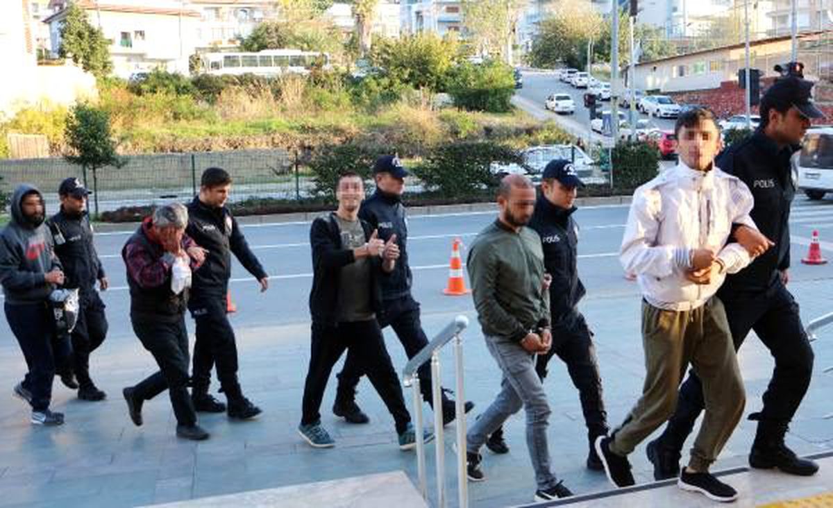 Alanya\'da uyuşturucu operasyonu şüphelileri adliyede