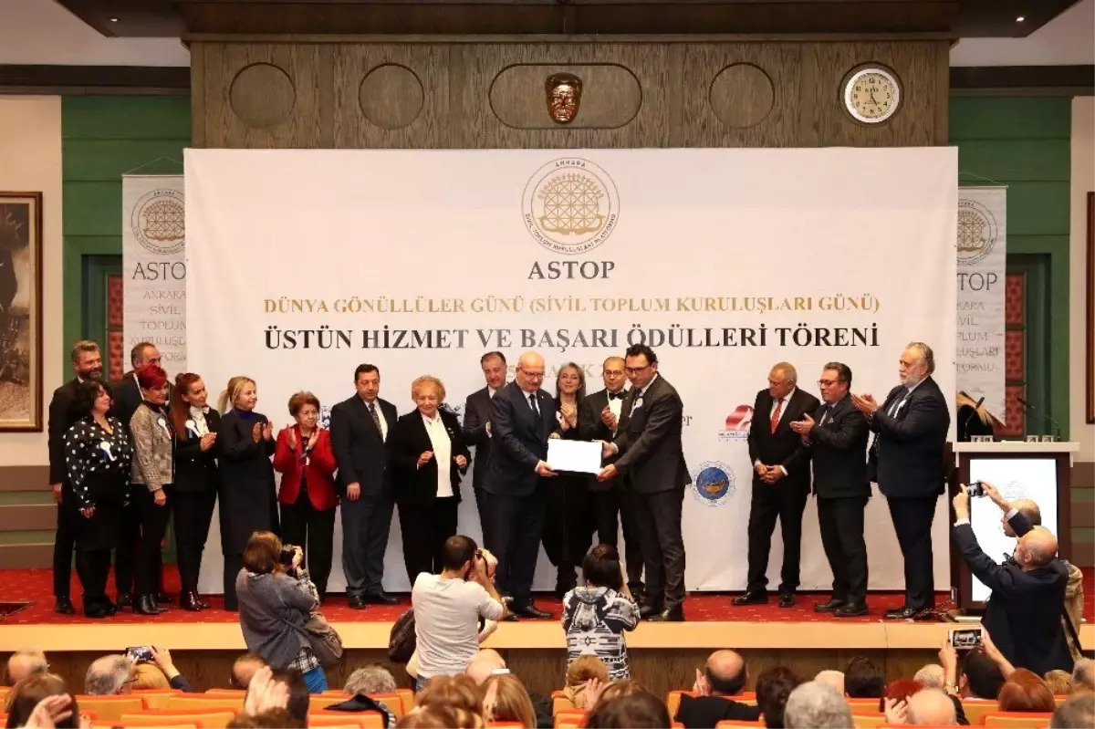 ATO Başkanı Baran \'Sivil Toplum Gönüllüsü Beratı\'na layık görüldü