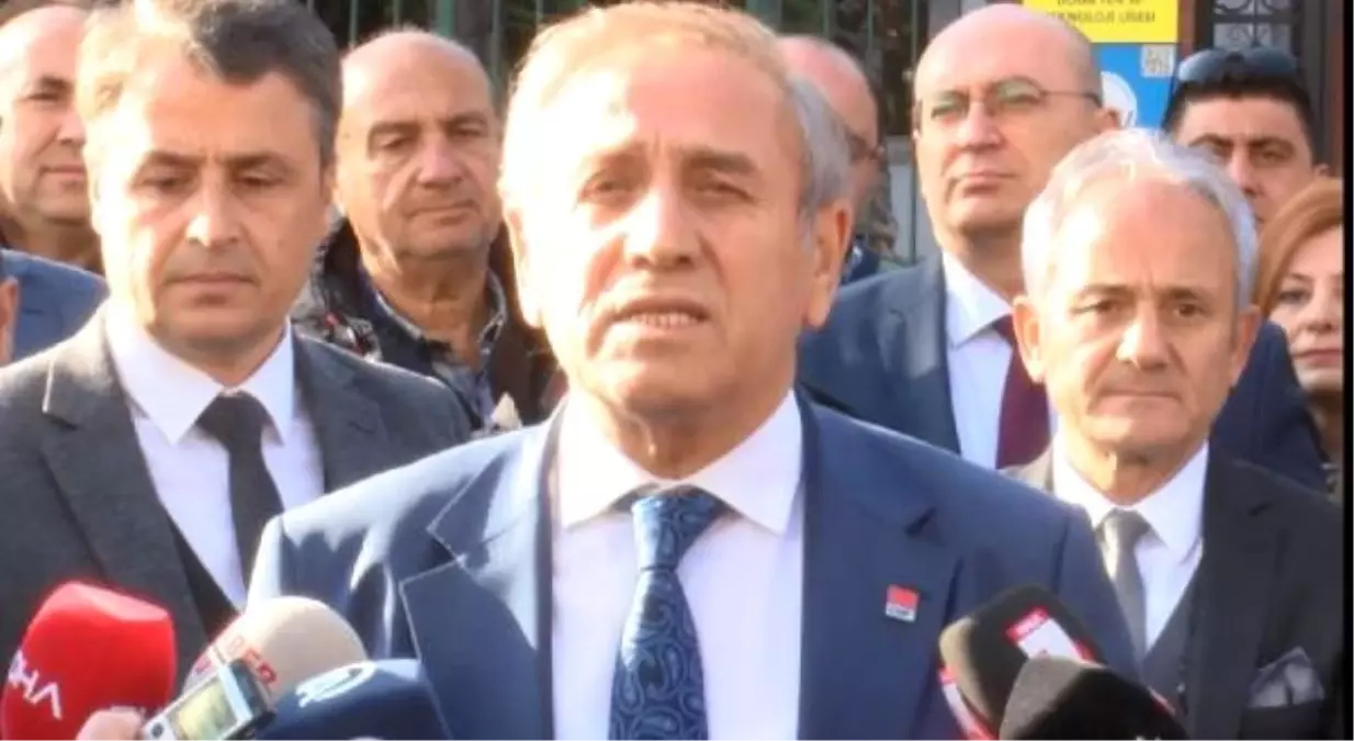 CHP\'li Kaya, öğretmenlerin derse girmediği okulun yönetimiyle görüştü